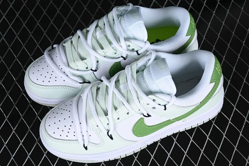 All categories Nk SB Dunk series Nk SB Dunk Low low-top sneakers Nk Dunk Low "Next Nature" refreshing green milk green SB strap low-top casual sneakers D1431-102